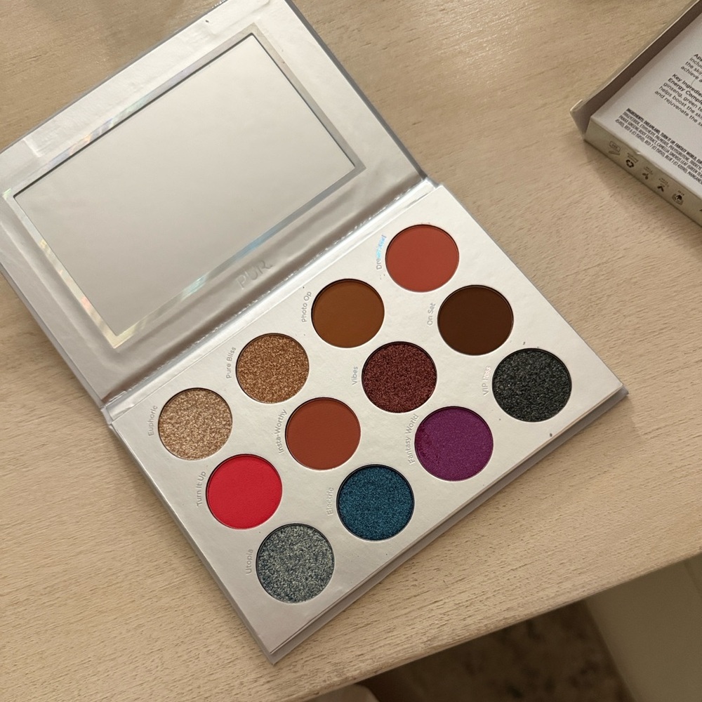 PÜR Festival 2.0 12- Pressed Pigments Palette - Picture 4 of 8